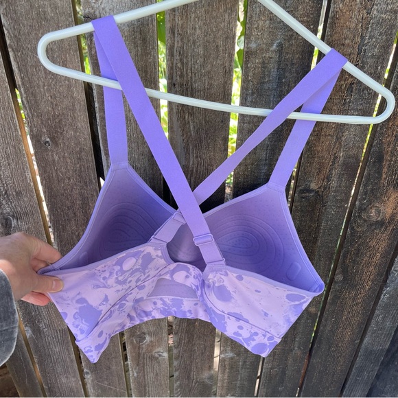 Under Armour Continuum Mid Printed Sports Bra In Purple Sz 1X/48/50/1X - Picture 2 of 12